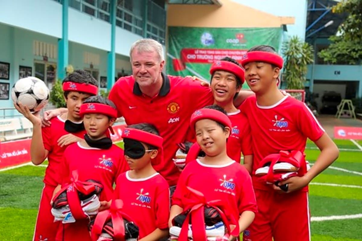 Sân chơi bóng đá cho trẻ em khiếm thị Nguyễn Đình Chiểu