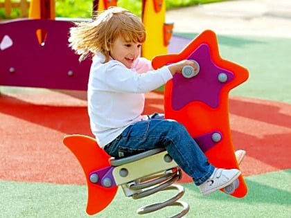 4 loại thiết bị phù hợp cho sân chơi nhỏ