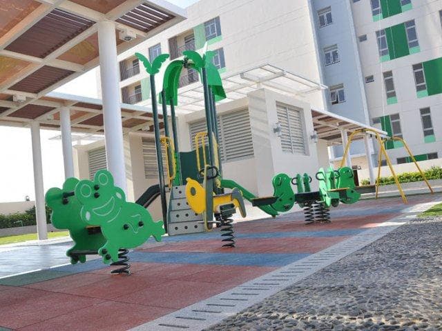 Kí hợp đồng lắp đặt thiết bị vui chơi ngoài trời tại khu chung cư cao cấp Parc Spring