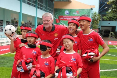 Sân chơi bóng đá cho trẻ em khiếm thị Nguyễn Đình Chiểu